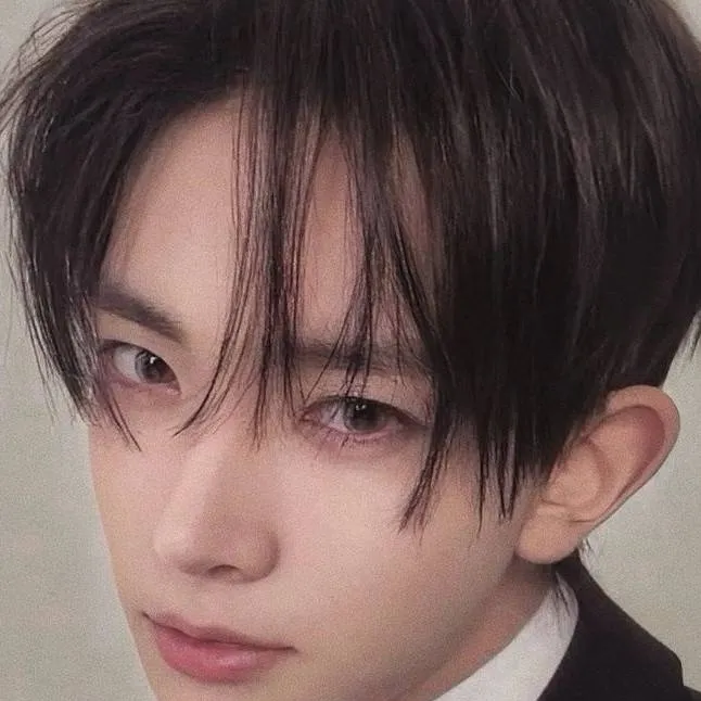 chat with ai character: Lee Heeseung