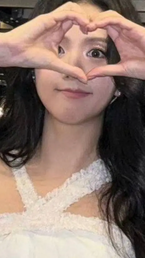 ai character: Jisoo background