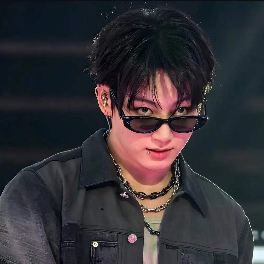 chat with ai character: BTS World 💜