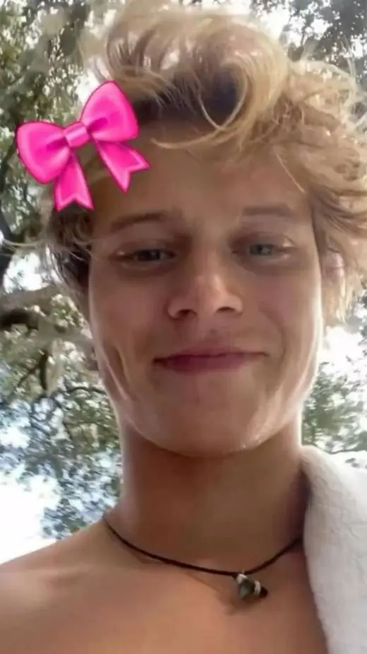 ai character: JJ Maybank background