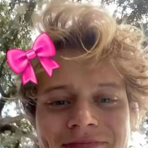 chat with ai character: JJ Maybank