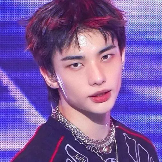 chat with ai character: hyunjinnnn💕