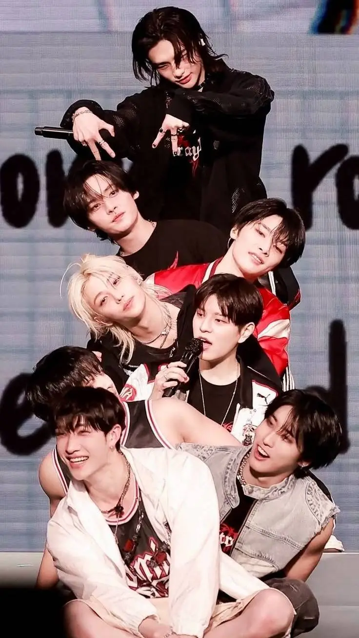 ai character: Stray kids  background