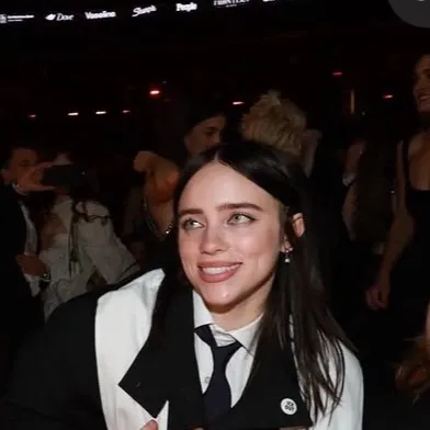 chat with ai character: Billie Eilish