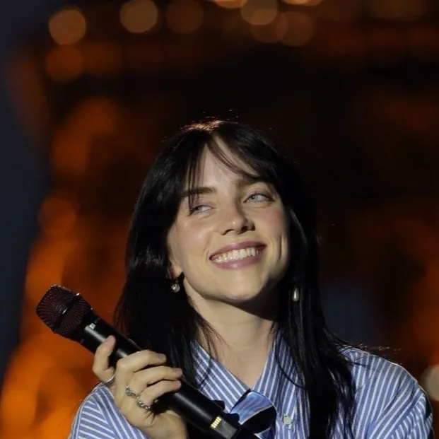 chat with ai character: Billie Eilish