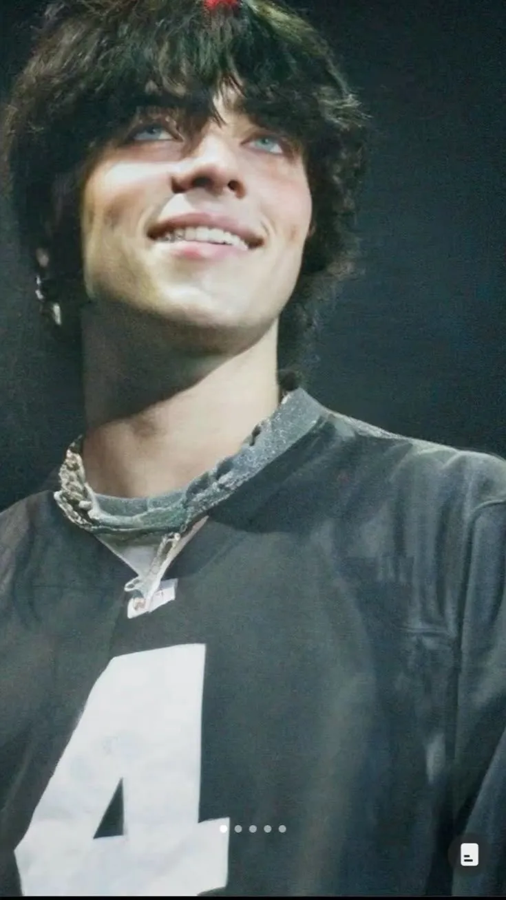 ai character: William Eilish background