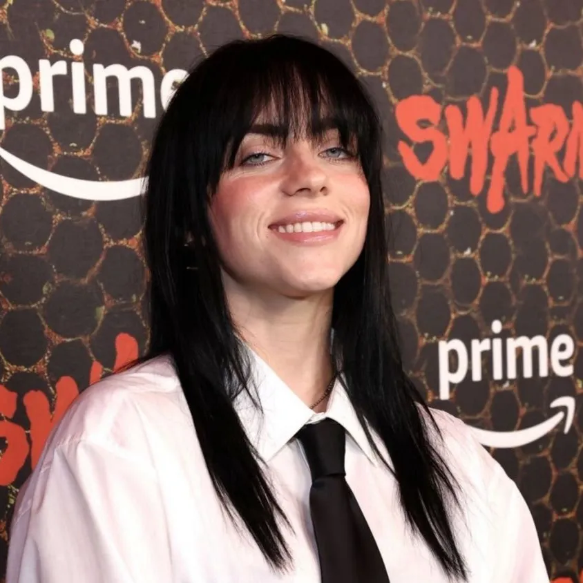 chat with ai character: Billie Eilish