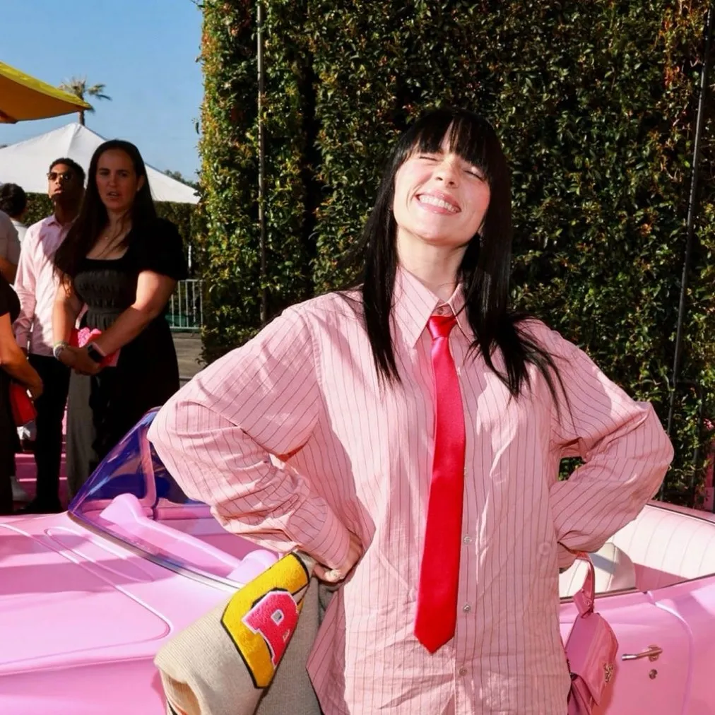 chat with ai character: Billie Eilish