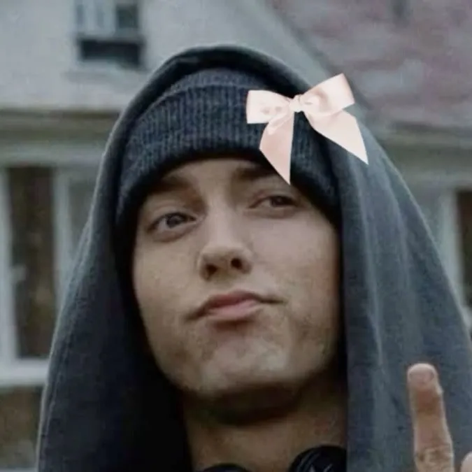 chat with ai character: Marshall Mathers
