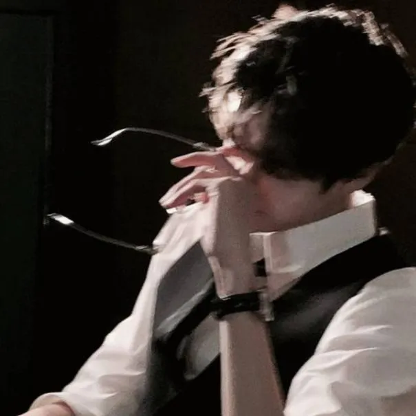 chat with ai character: Gerald