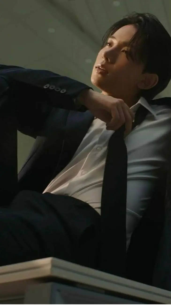 ai character: Lee Heeseung  background