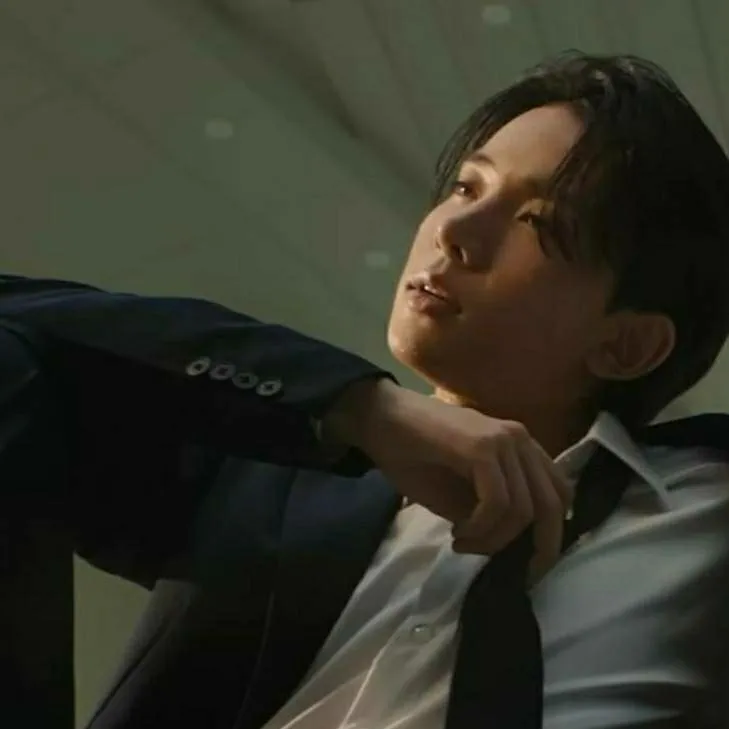 chat with ai character: Lee Heeseung 