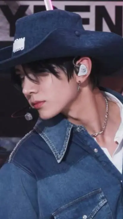 Talkie AI - Chat with Lee Heeseung