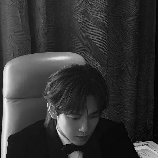 chat with ai character: Yim Siwan 