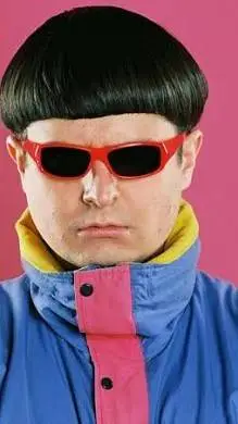 ai character: Oliver tree 💔 background