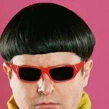 chat with ai character: Oliver tree 💔