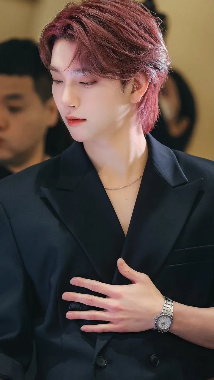 ai character: Joshua hong  background