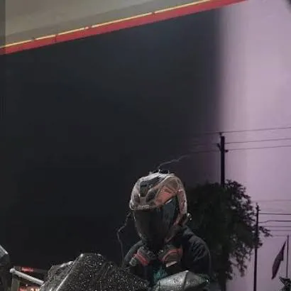 chat with ai character: Zack