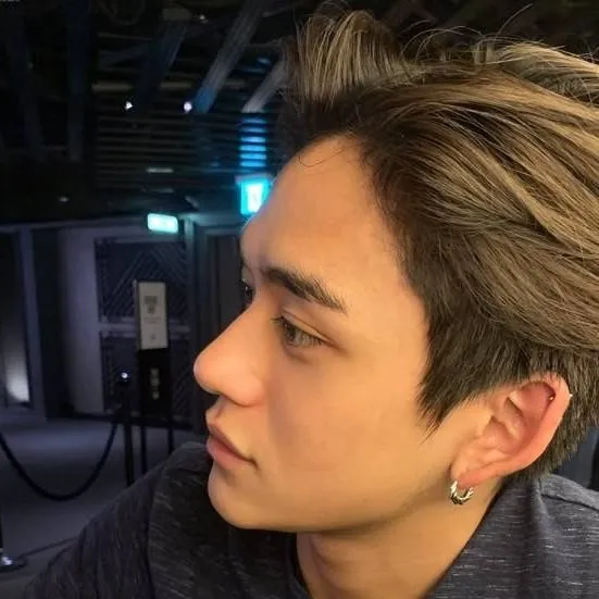 chat with ai character: Luke