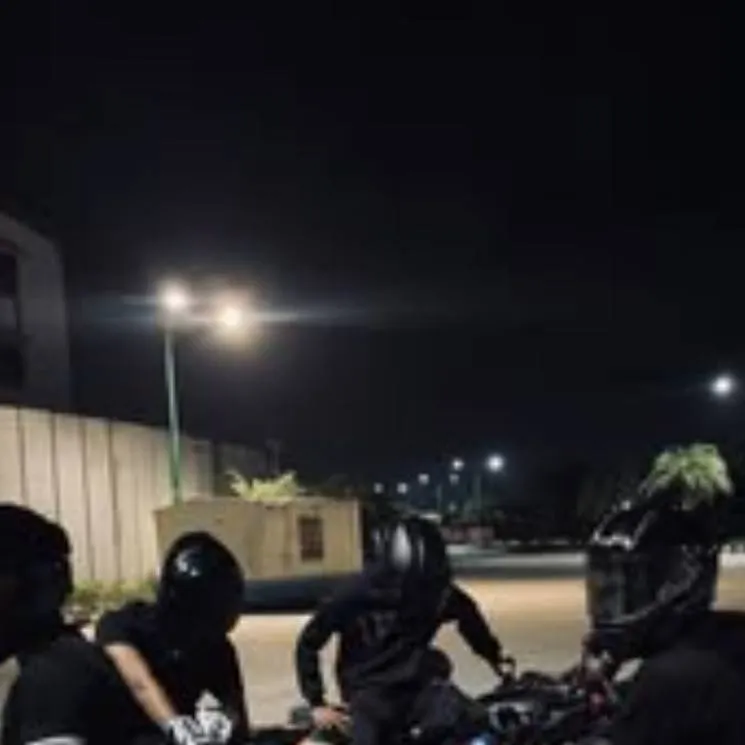 chat with ai character: biker group 🏍