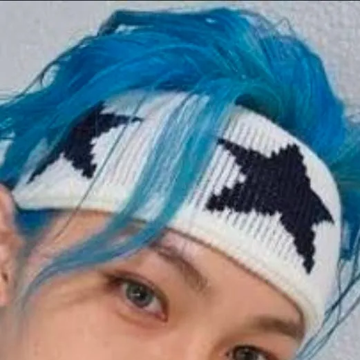 chat with ai character: felix