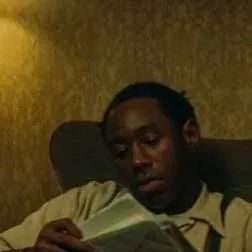 chat with ai character: Wally