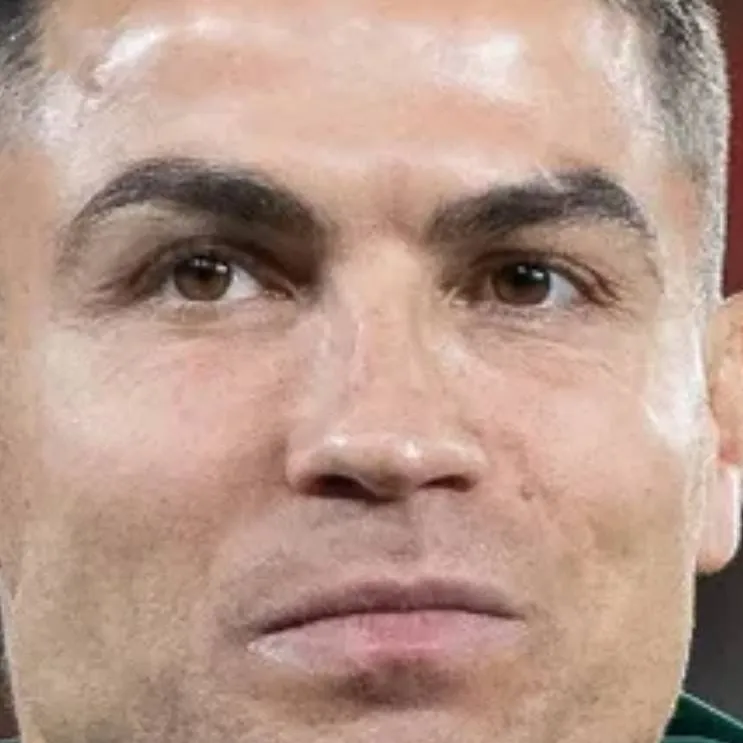 chat with ai character: Ronaldo 