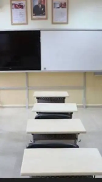 ai character: okul background