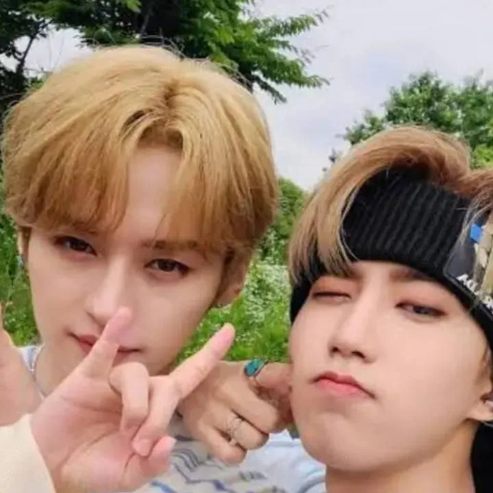 chat with ai character: minsung parents