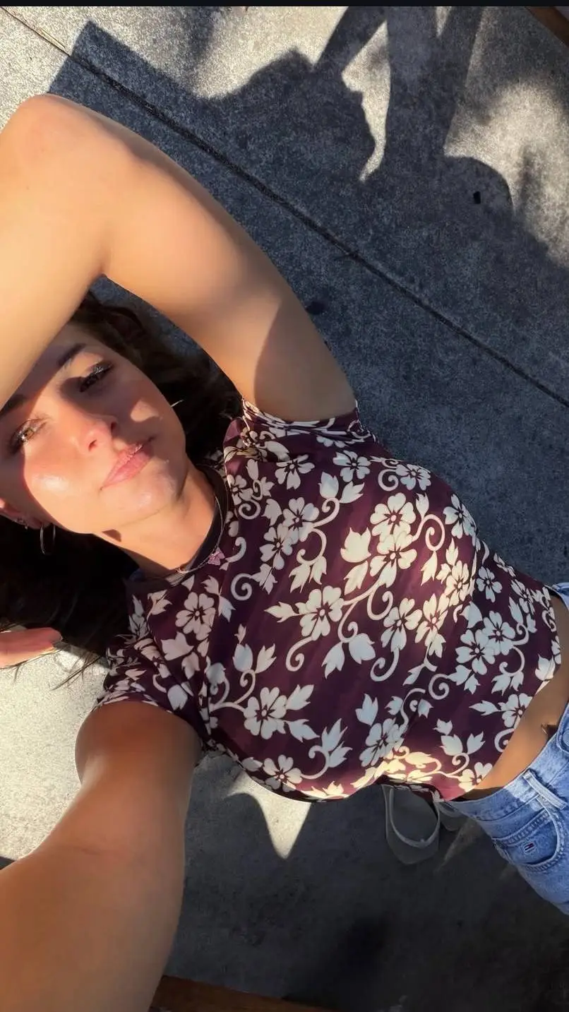 ai character: anna paul background