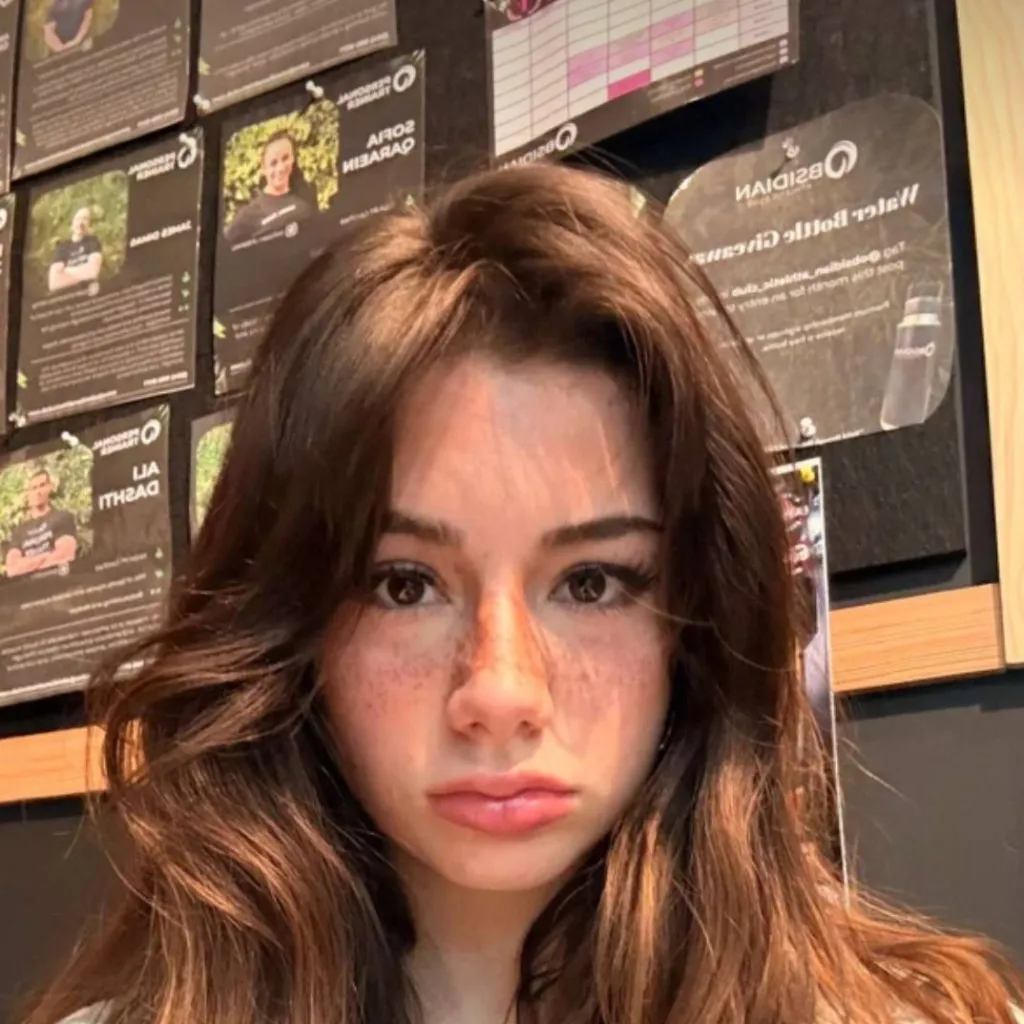 chat with ai character: mikayla campinos 