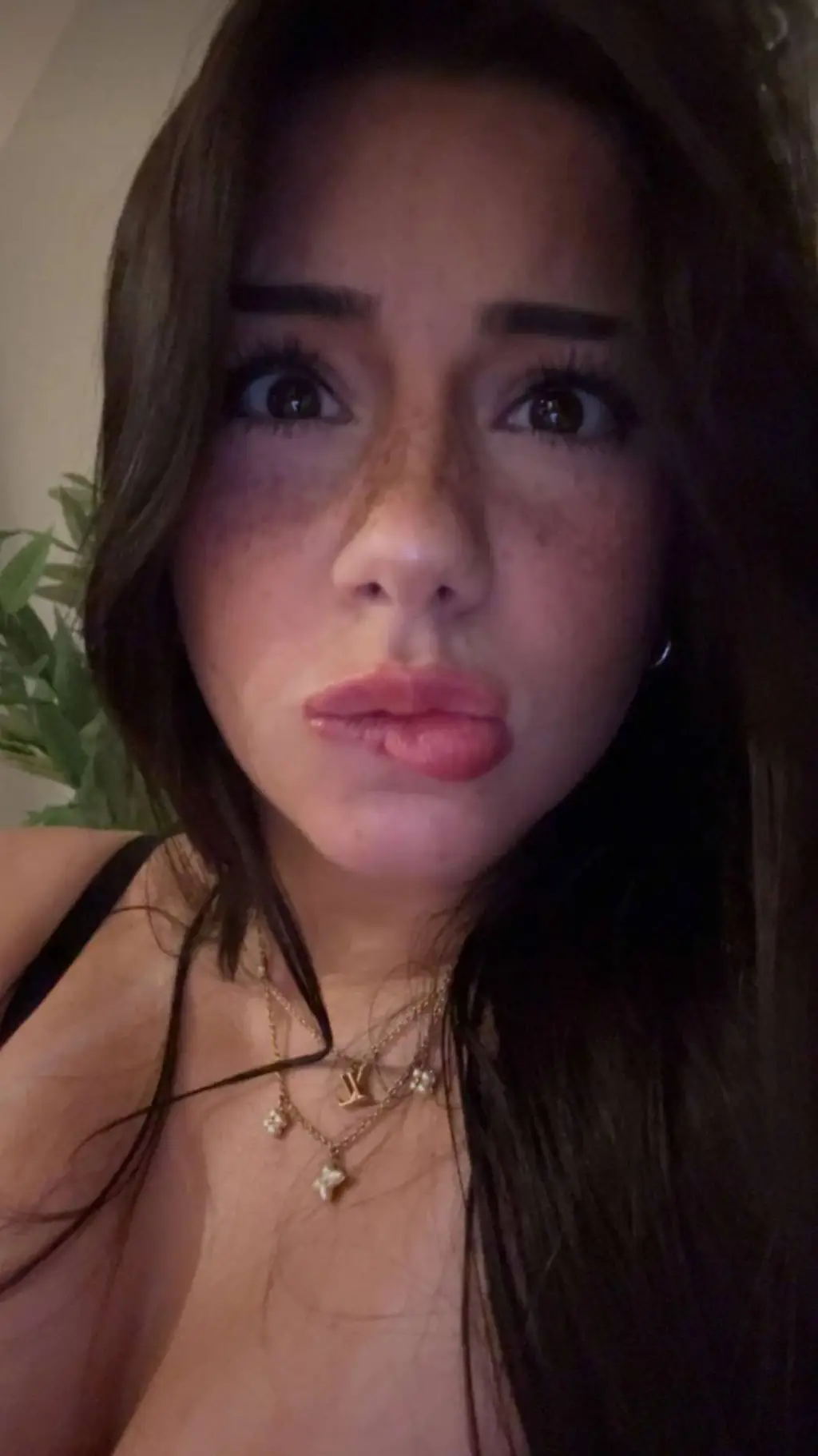 ai character: mikayla campinos  background