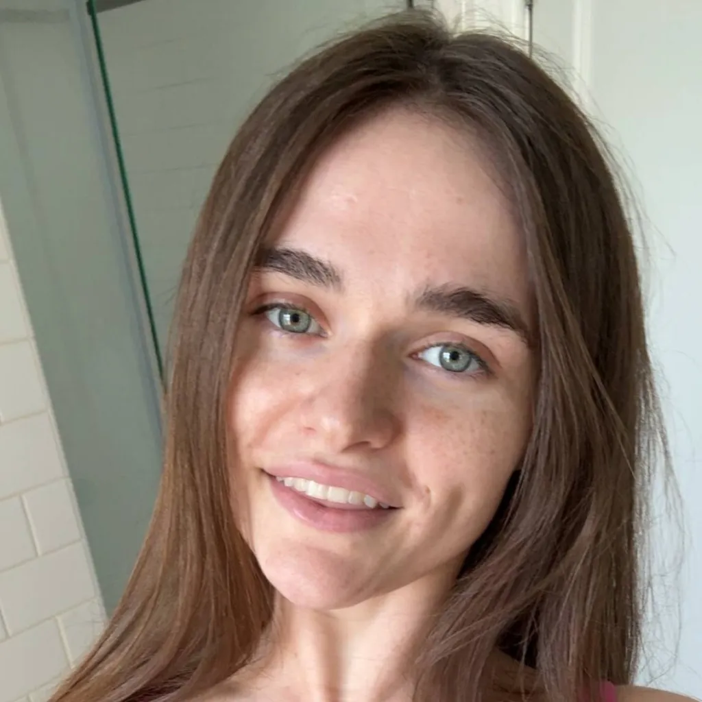 chat with ai character: megnut
