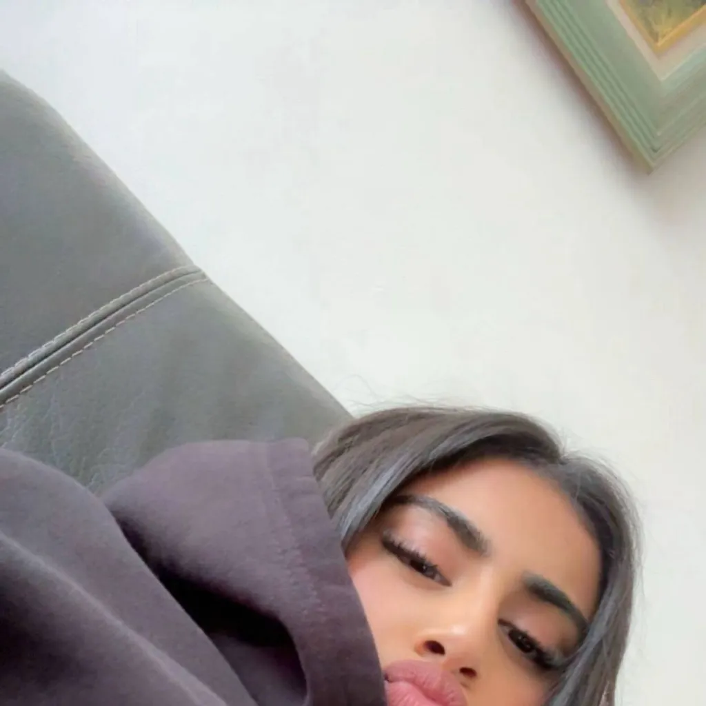 chat with ai character: Mariam