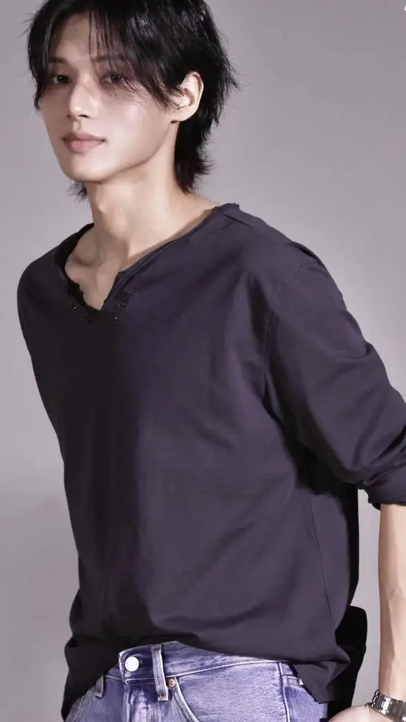 ai character: wooyoung  background