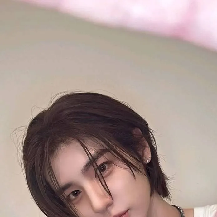chat with ai character: Leehan 