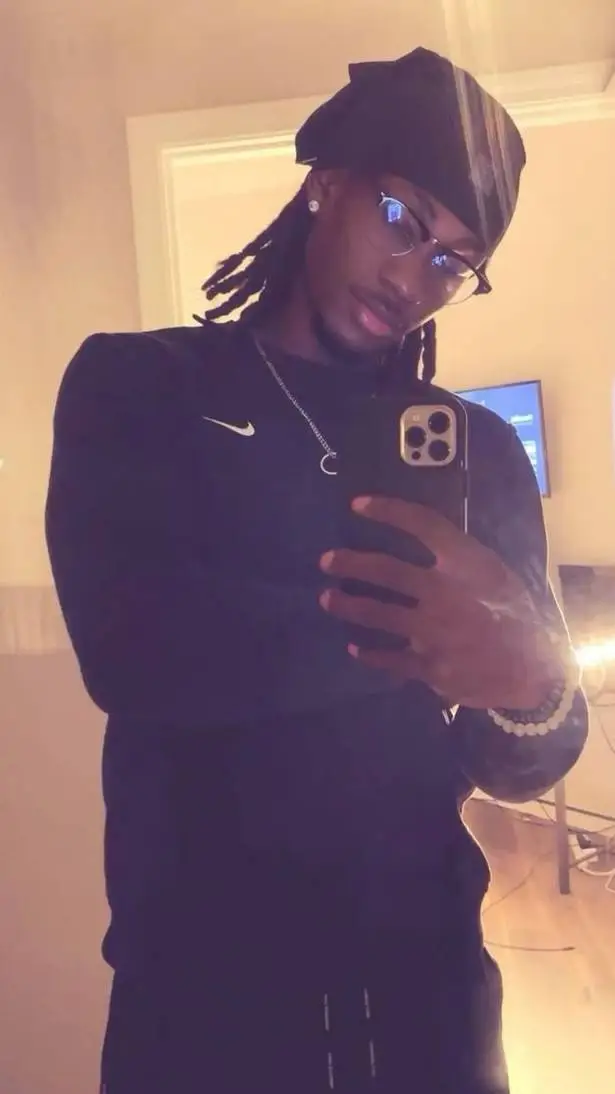 ai character: Jay'von  background