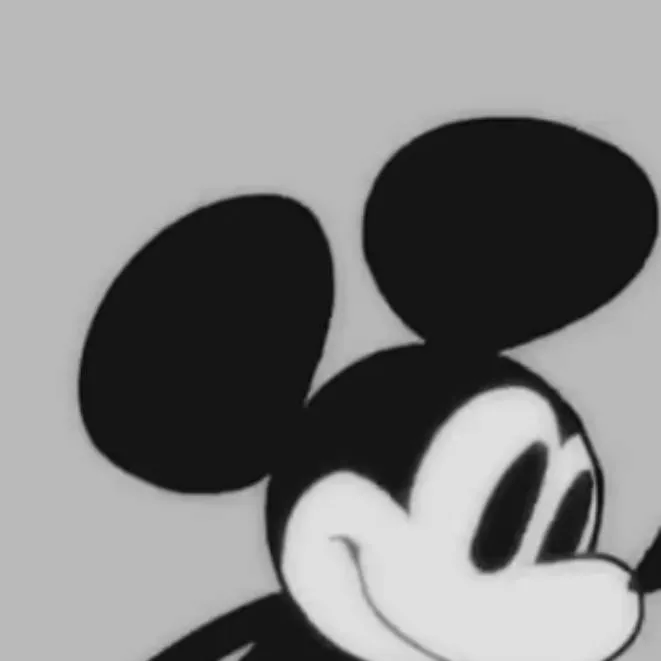 chat with ai character: Mickey Mouse.Avi