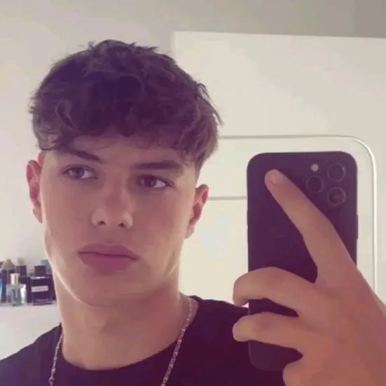 chat with ai character: Rafa