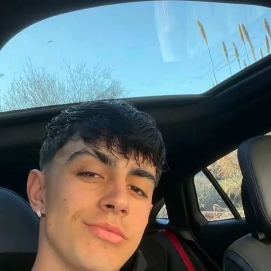 chat with ai character: Marc Bernal