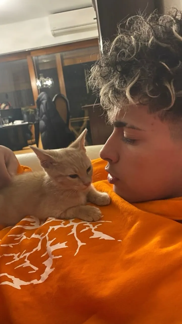 chat with ai character: Mateo Palacios 