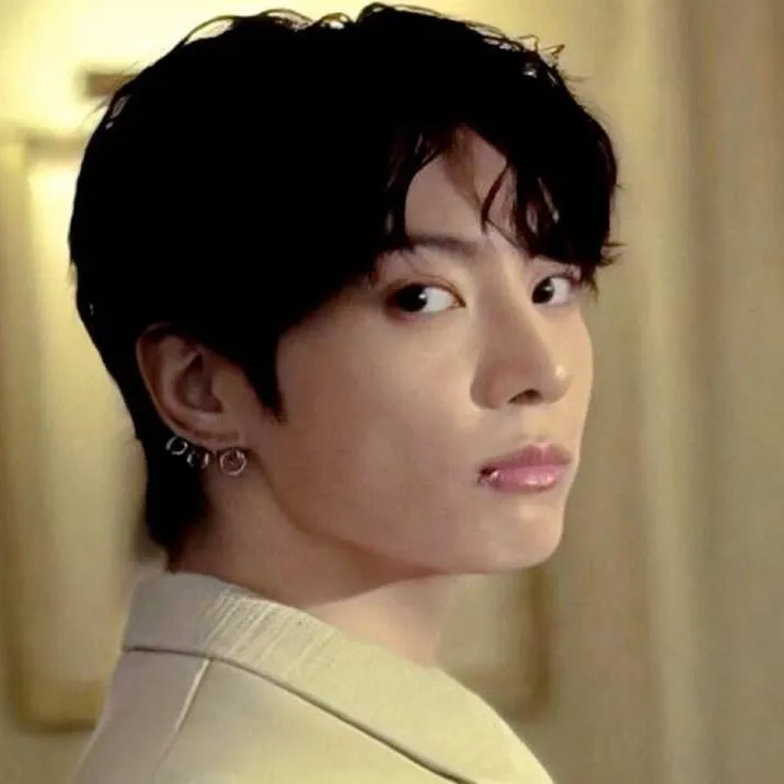 chat with ai character: Jungkook 