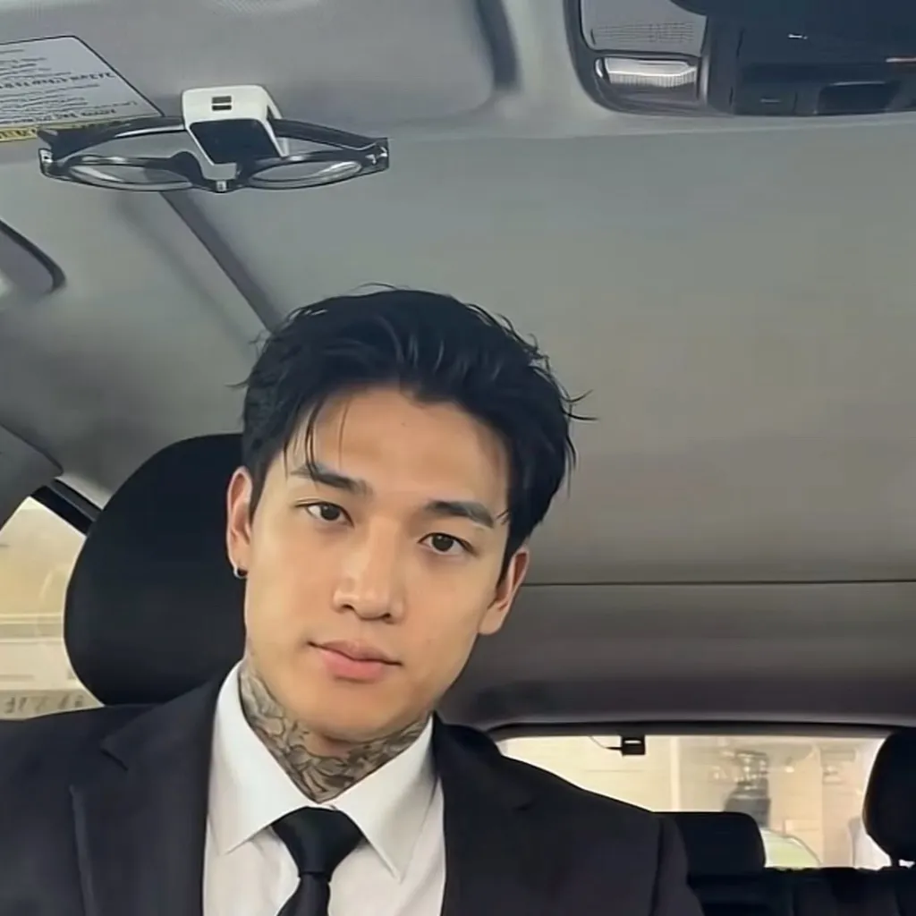 chat with ai character: Yi Su 🩶💵