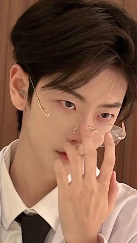 ai character: xander  background