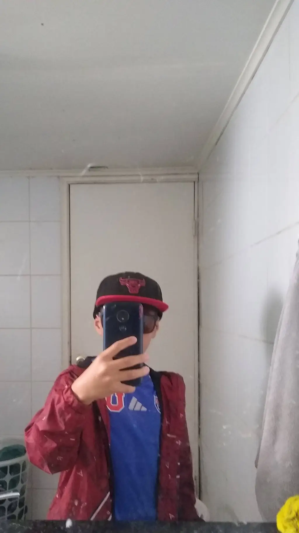 ai character: tomi🇨🇱 background