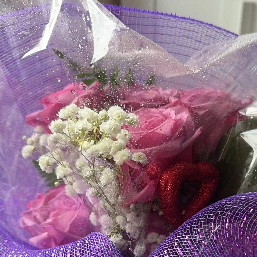 chat with ai character: Dw pick me