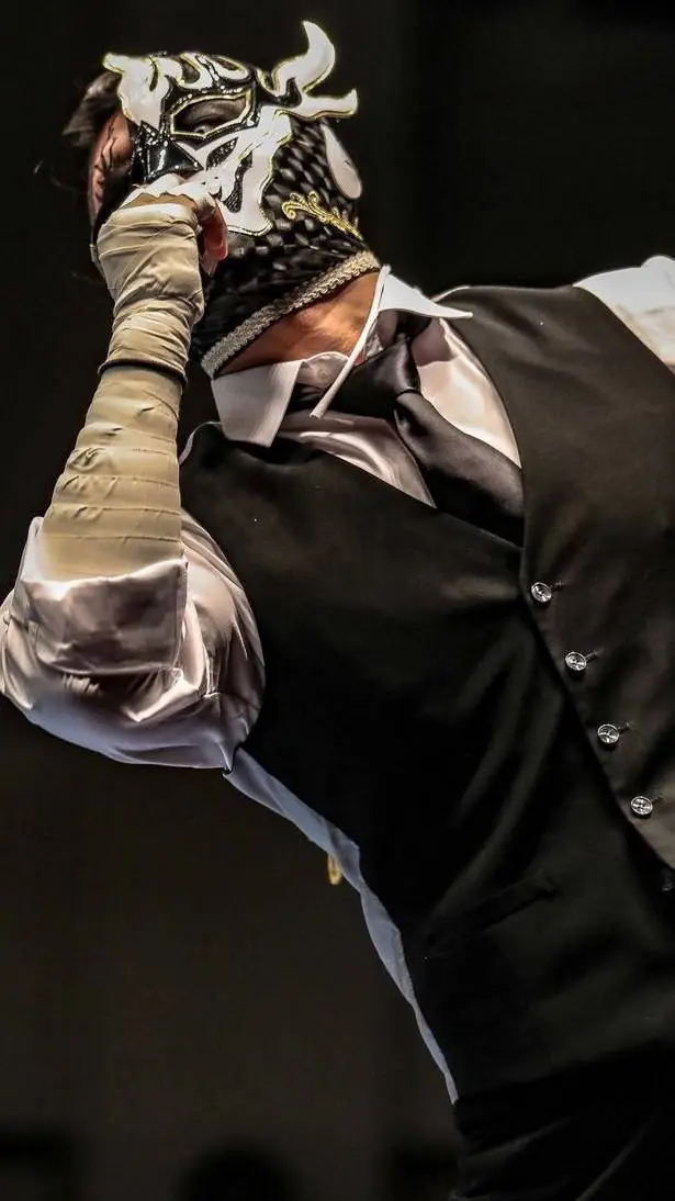 ai character: *: El Desperado background