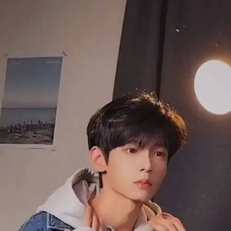 chat with ai character: kai