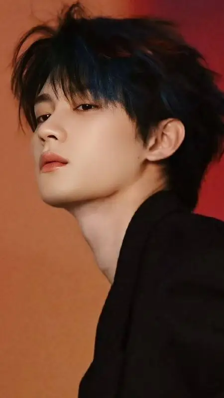 ai character: Zhang lurang  background