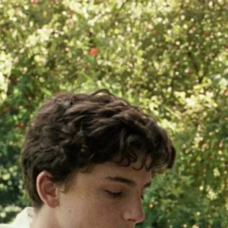 chat with ai character: Elio Brown